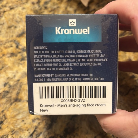 Kronwel Men Moisturizing Anti-Aging Face Cream Retinol & Hyaluronic Acid - Picture 3 of 4